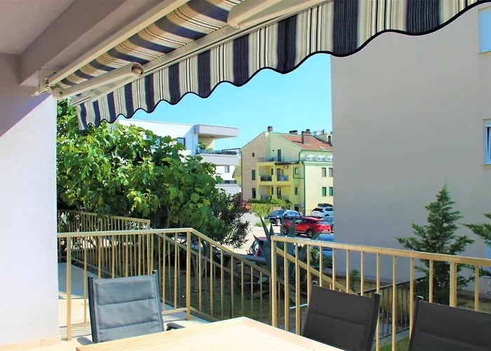 Adris - Private Parking * Zadar